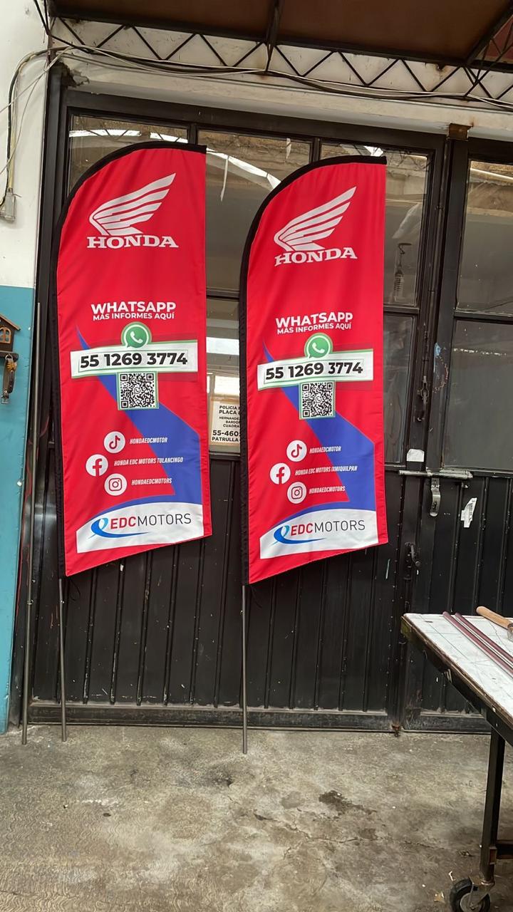 Banderas promocionales tipo vela impresas por sublimación